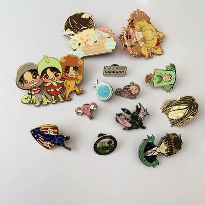 Mua Custom Hard Enamel Lapel Pin với chủ đề động vật và thiết kế độc đáo online manufacture