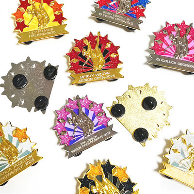 Mua Đinh kềnh bằng men cứng hoặc mềm tùy chỉnh với bóng chói, in UV và logo hoạt hình anime dễ thương. online manufacture