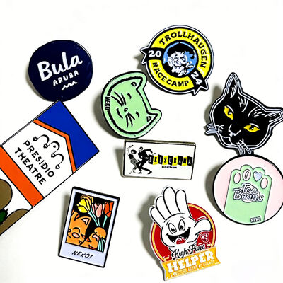 Mua Nhận tùy chỉnh cổ kính bọc vàng kim loại chân với mềm hoặc cứng logo cắt đứt cho huy hiệu kẹp online manufacture