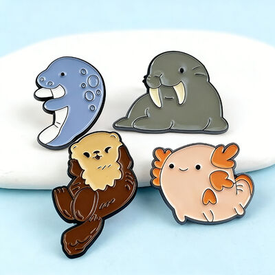 Giá tốt. Custom vàng kim loại lapel chân với mềm / cứng men từ Trung Quốc bán buôn cho mũ và quần áo. trực tuyến