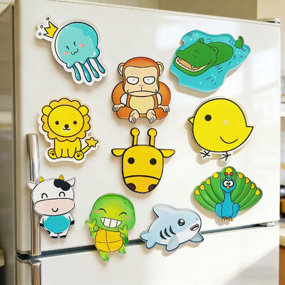 Giá tốt. Các nam châm tủ lạnh acrylic hoạt hình sáng tạo với logo tùy chỉnh là các nhãn dán bán buôn. trực tuyến