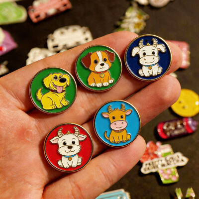 Custom metal soft/hard enamel lapel pins with your logo for clothes, hats, bags, and wholesale.