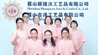 Bên trong văn phòng của chúng tôi: Nơi các đơn đặt hàng tùy chỉnh của bạn trở nên sống động