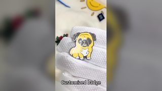 Ghim men cứng tùy chỉnh tại nhà máy | Huy Hiệu Ve Áo Vàng Đính Bột Ngọc Trai | Ghim lưu niệm bằng kim loại dễ thương Ai